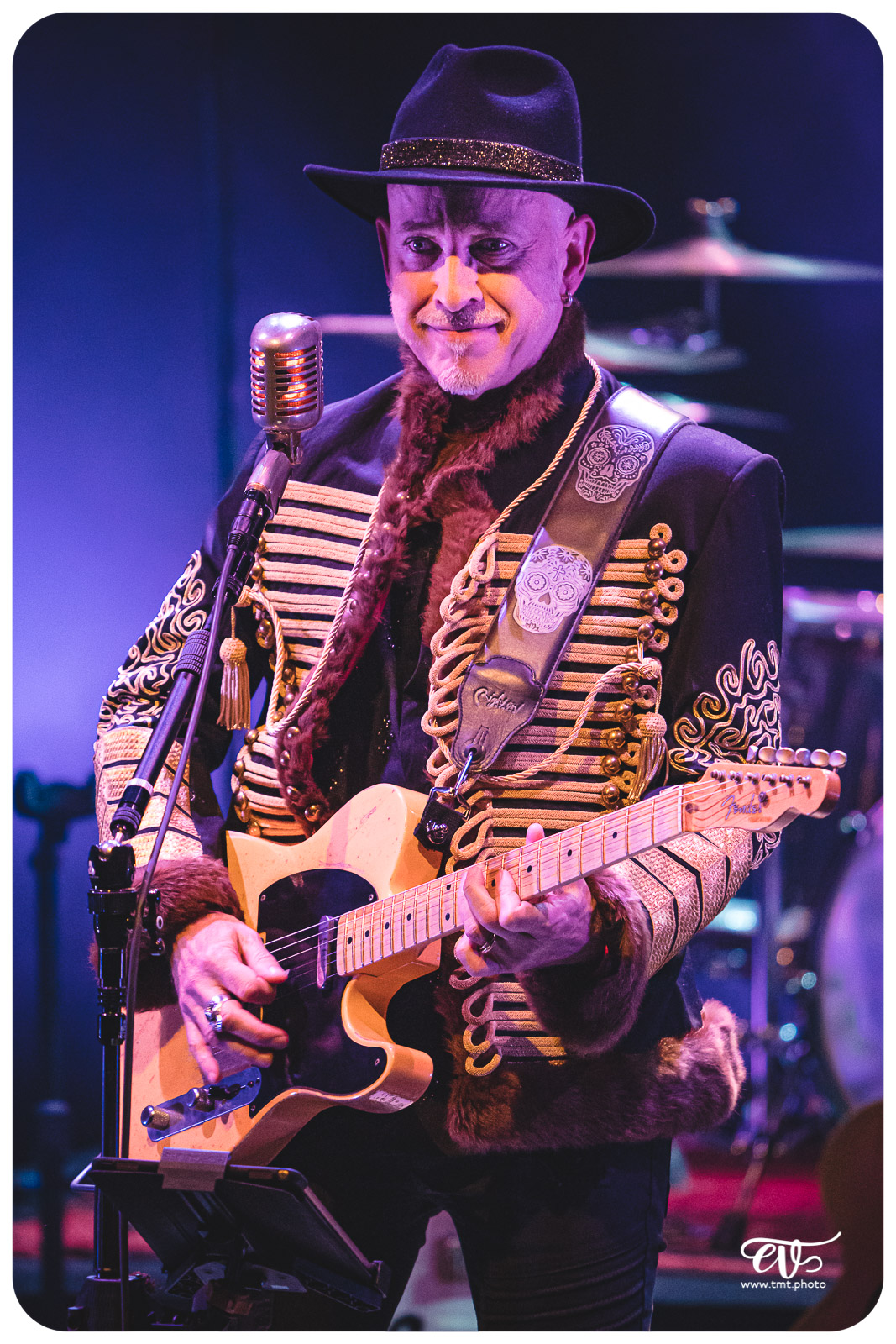 L'HISTOIRE DU ROCK EN 13 GUITARES